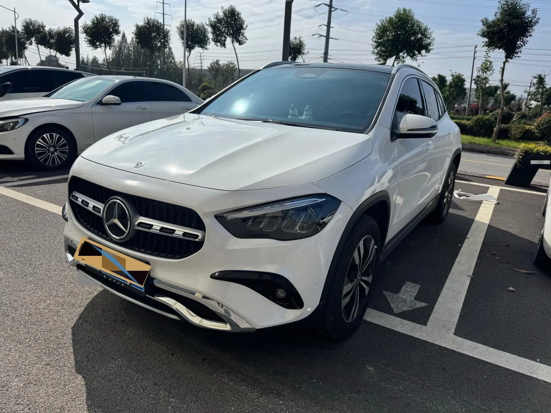 2024 MERCEDES-BENZ GLA view 1