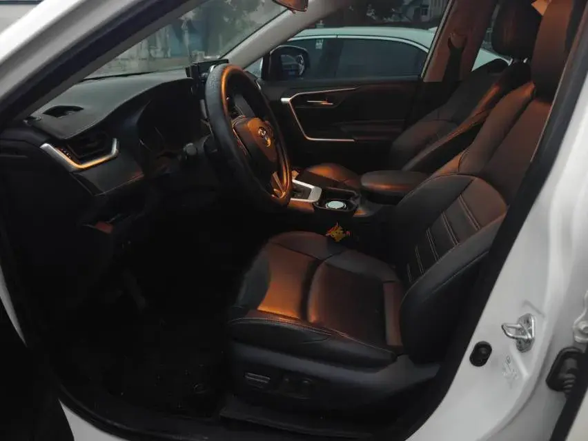 2020 TOYOTA WILDLANDER thumbnail 3