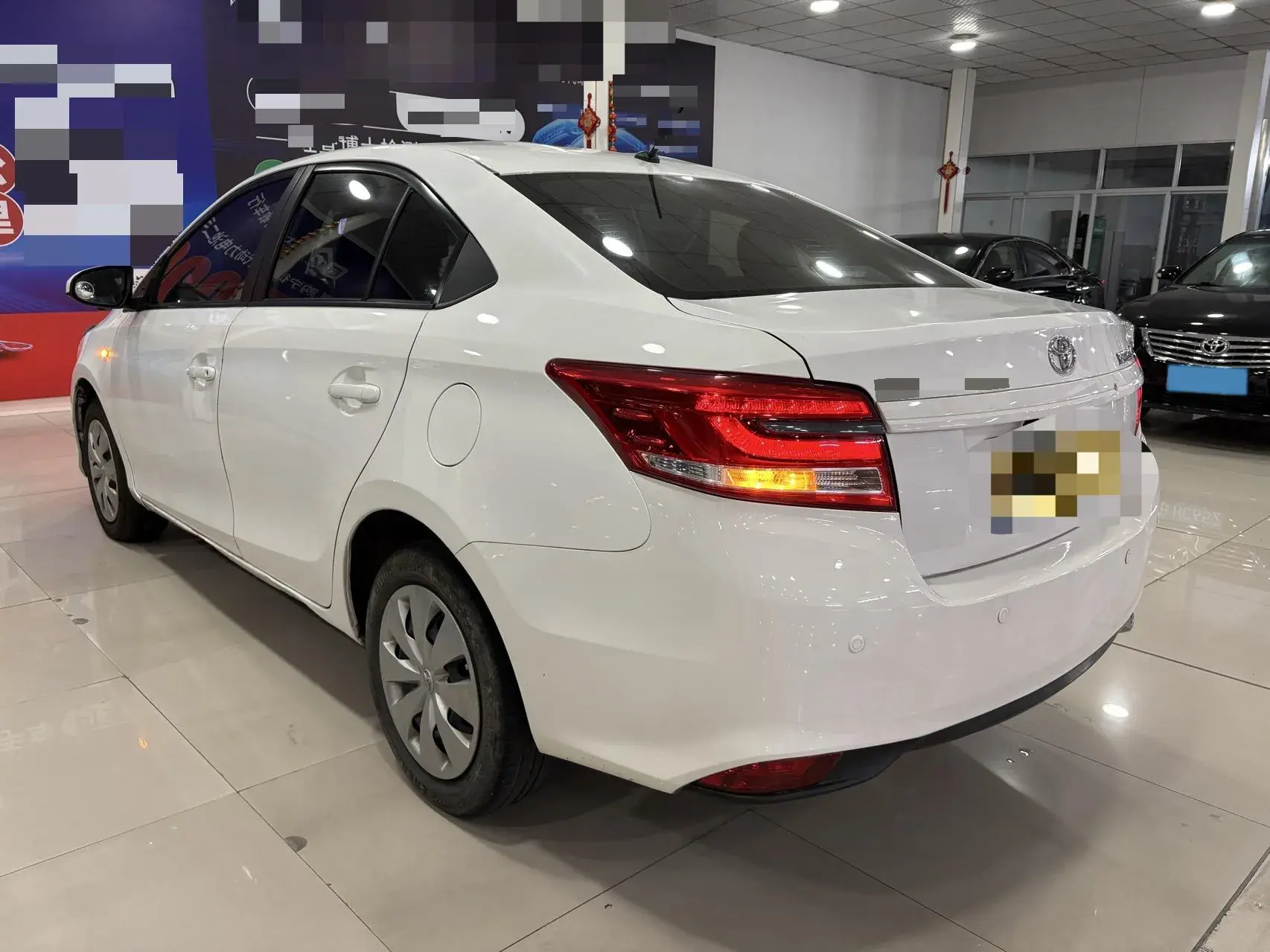 2020 TOYOTA YARIS thumbnail 4