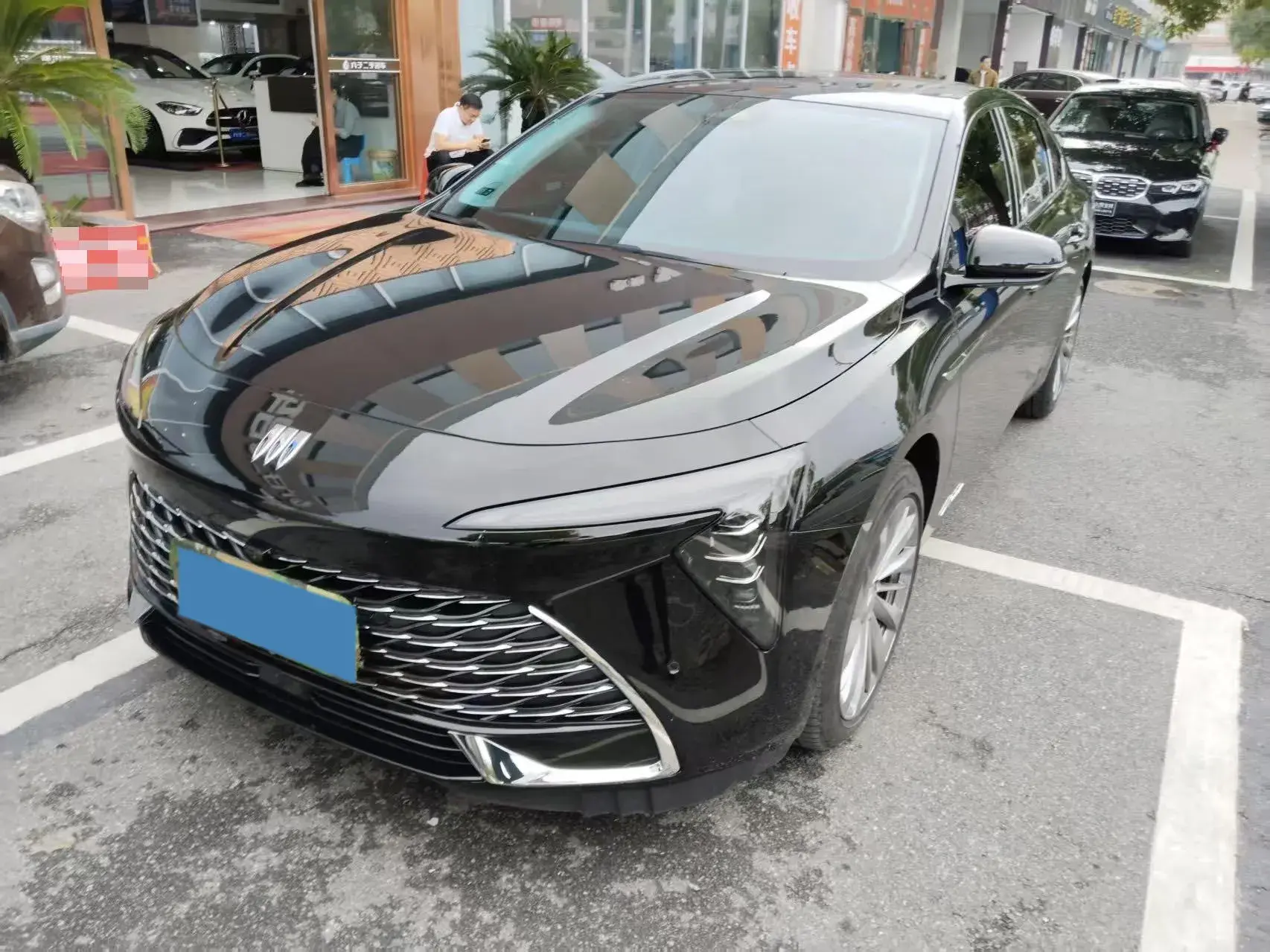 2025 BUICK LARCOSSE view 1