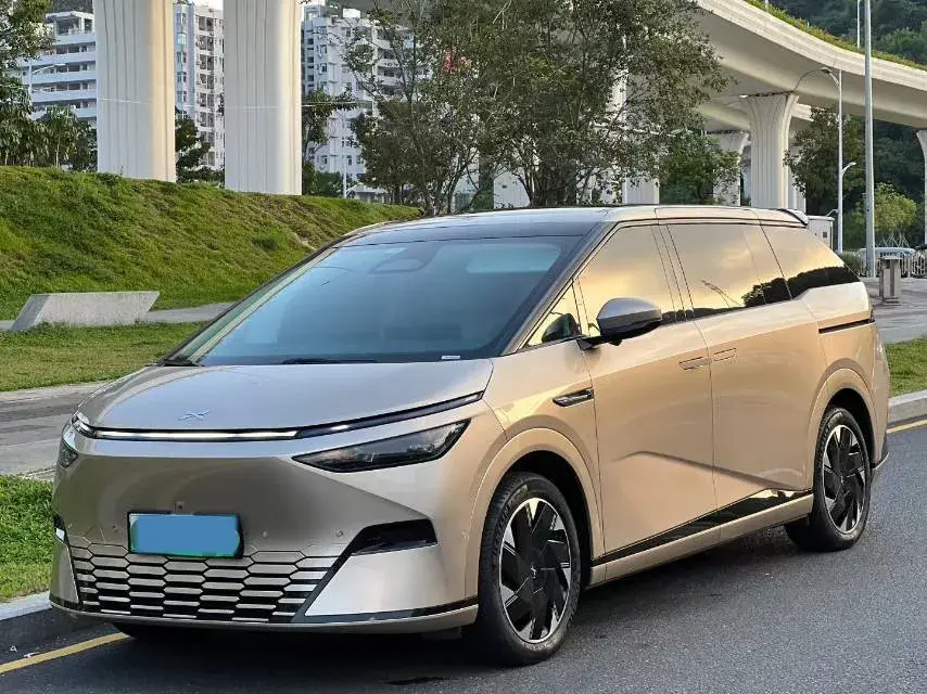 2024 XPENG X9 view 1
