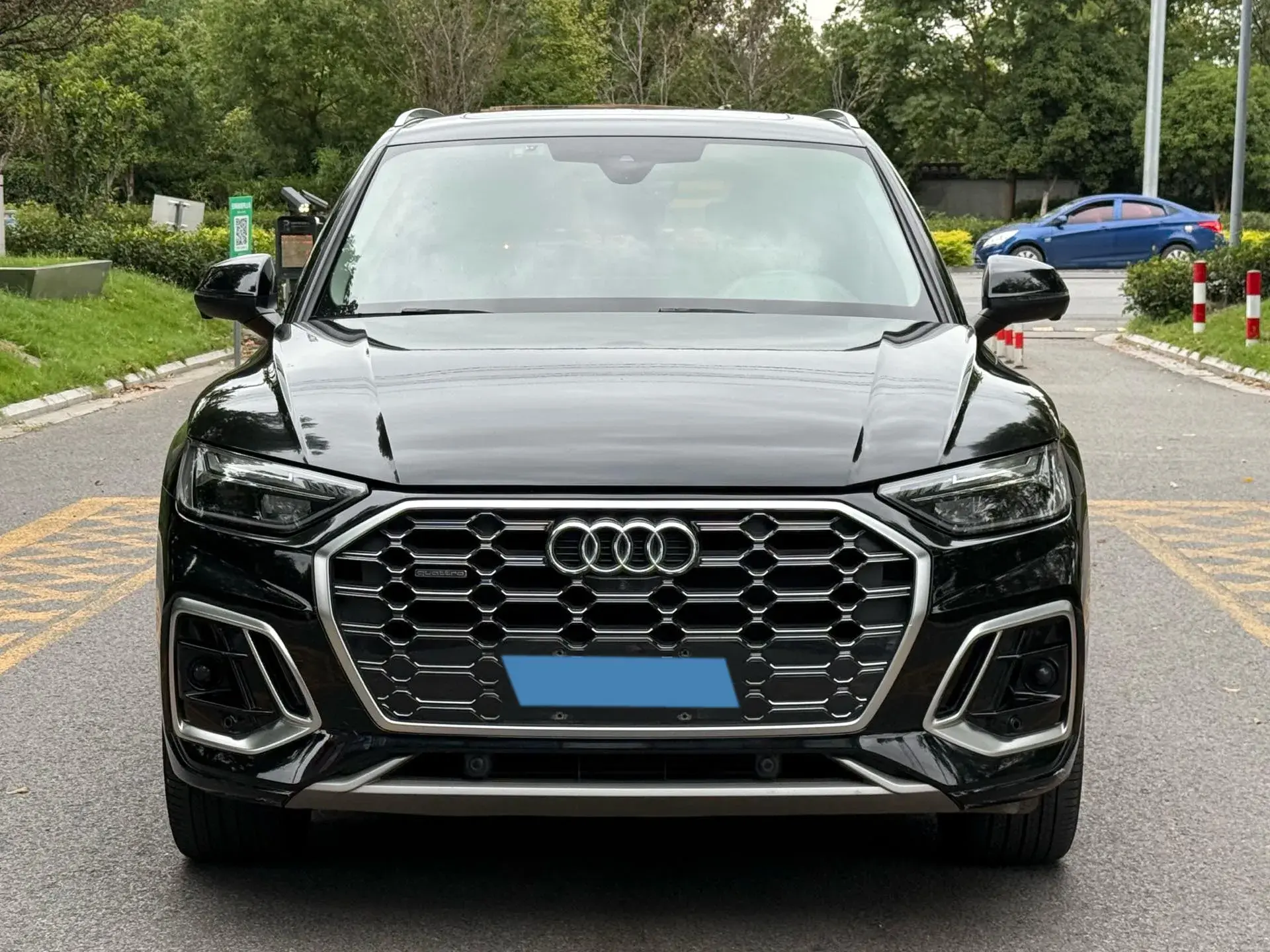 2022 AUDI Q5L view 1
