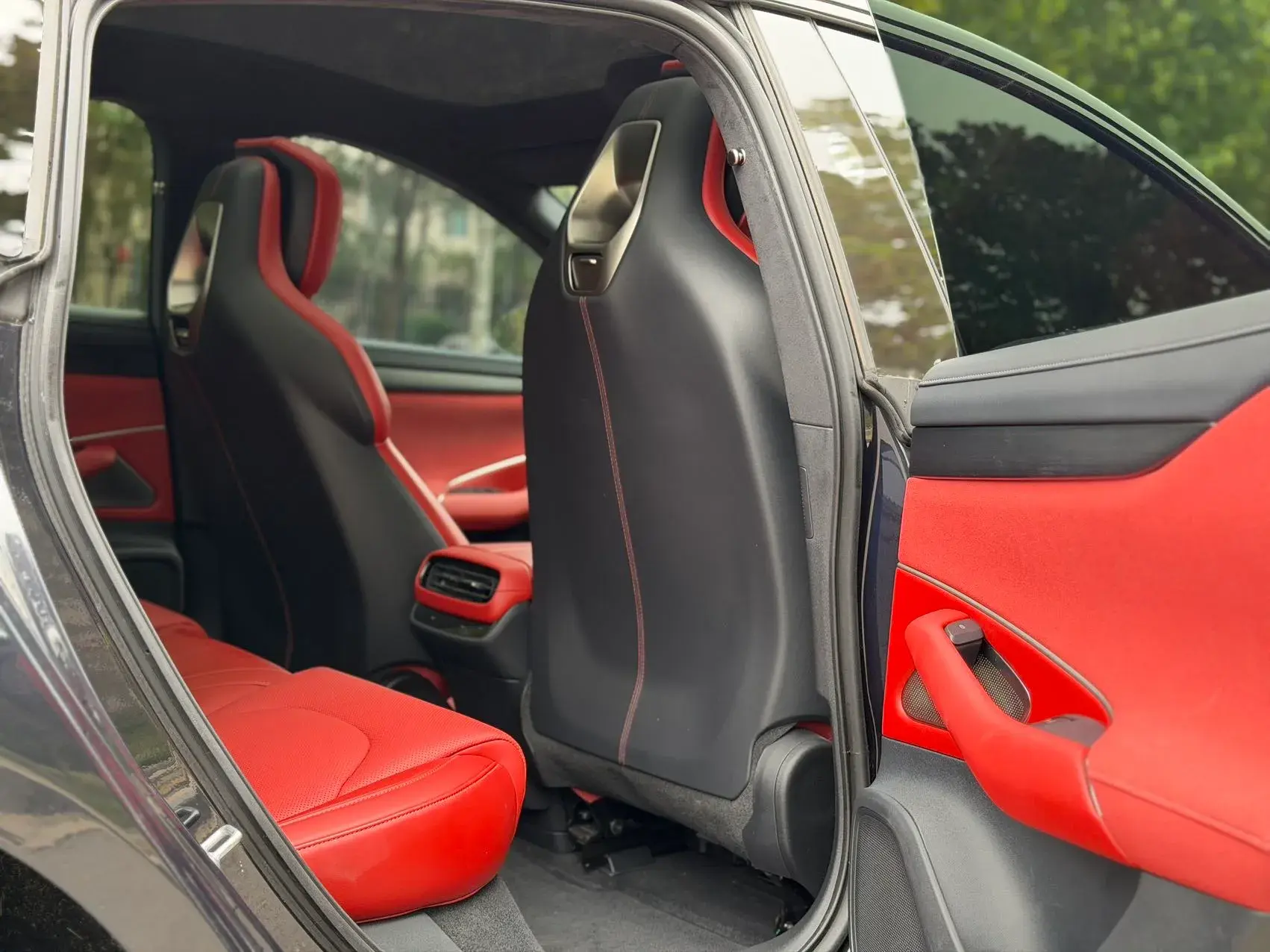 2024 MI SU7 thumbnail 4