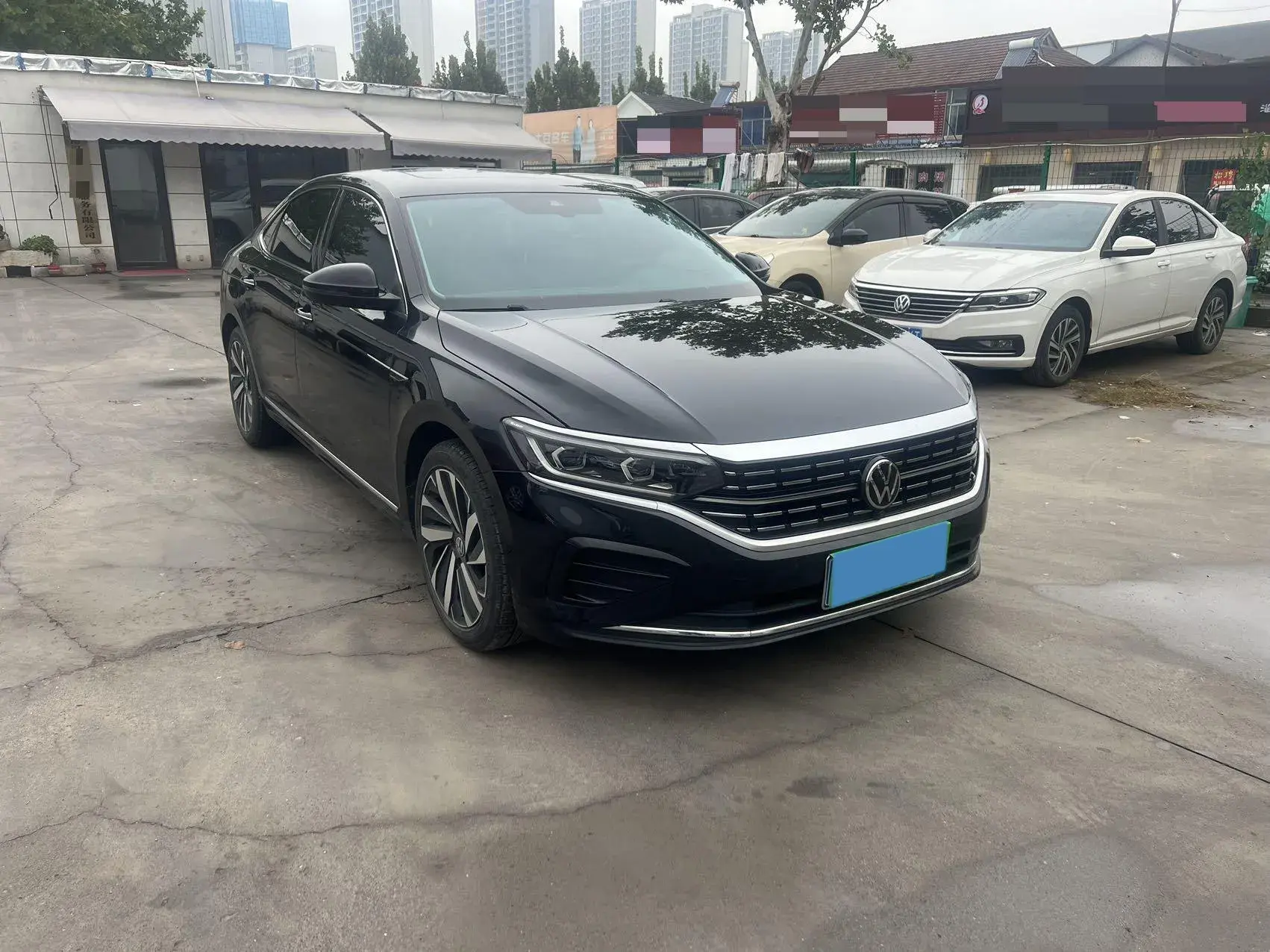2023 VOLKSWAGEN PASSAT thumbnail 3