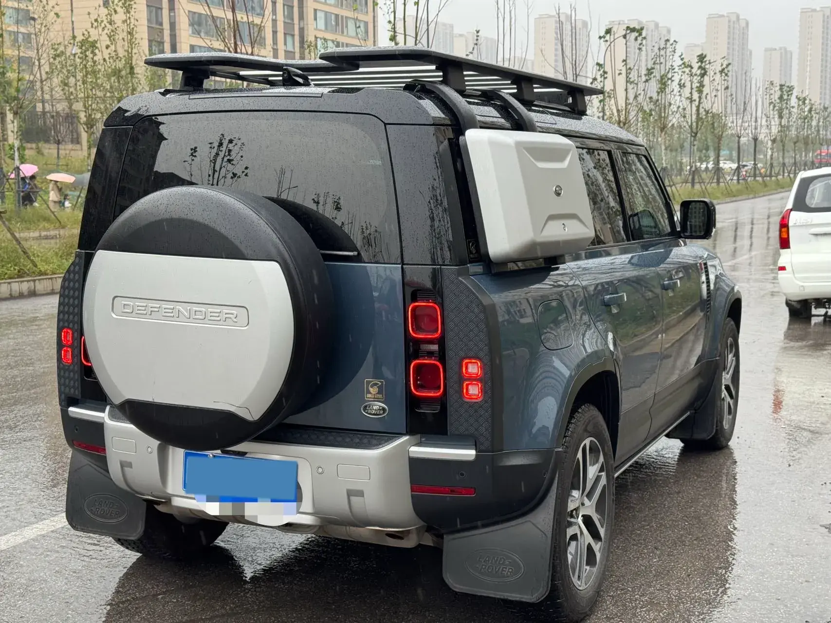 2022 LAND ROVER thumbnail 4