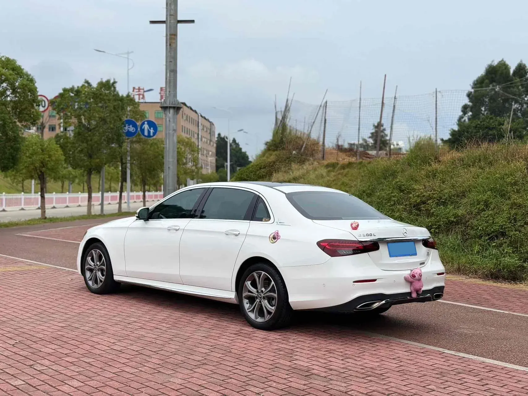 2021 MERCEDES-BENZ E thumbnail 4