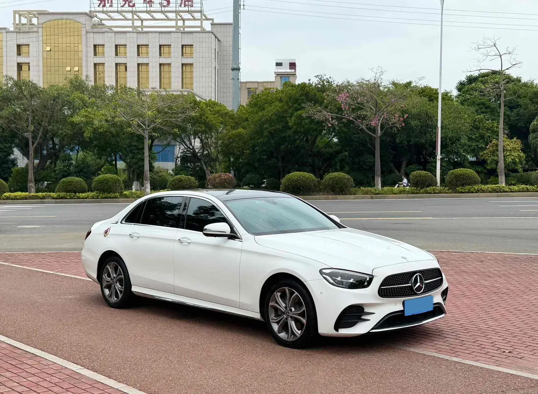 2021 MERCEDES-BENZ E thumbnail 3