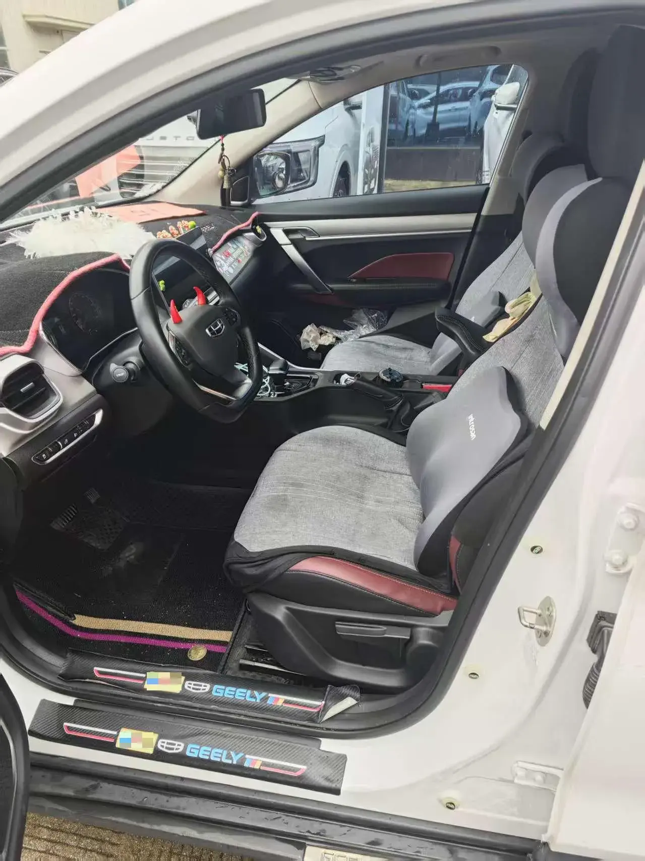 2021 GEELY COOLRAY thumbnail 3