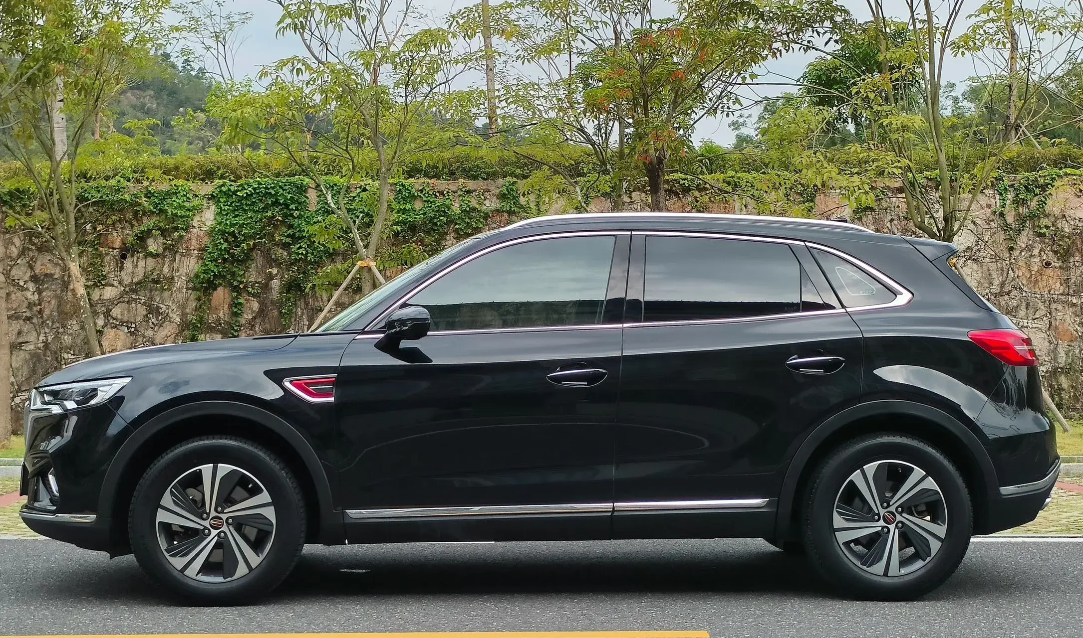 2019 HONGQI HS5 thumbnail 4