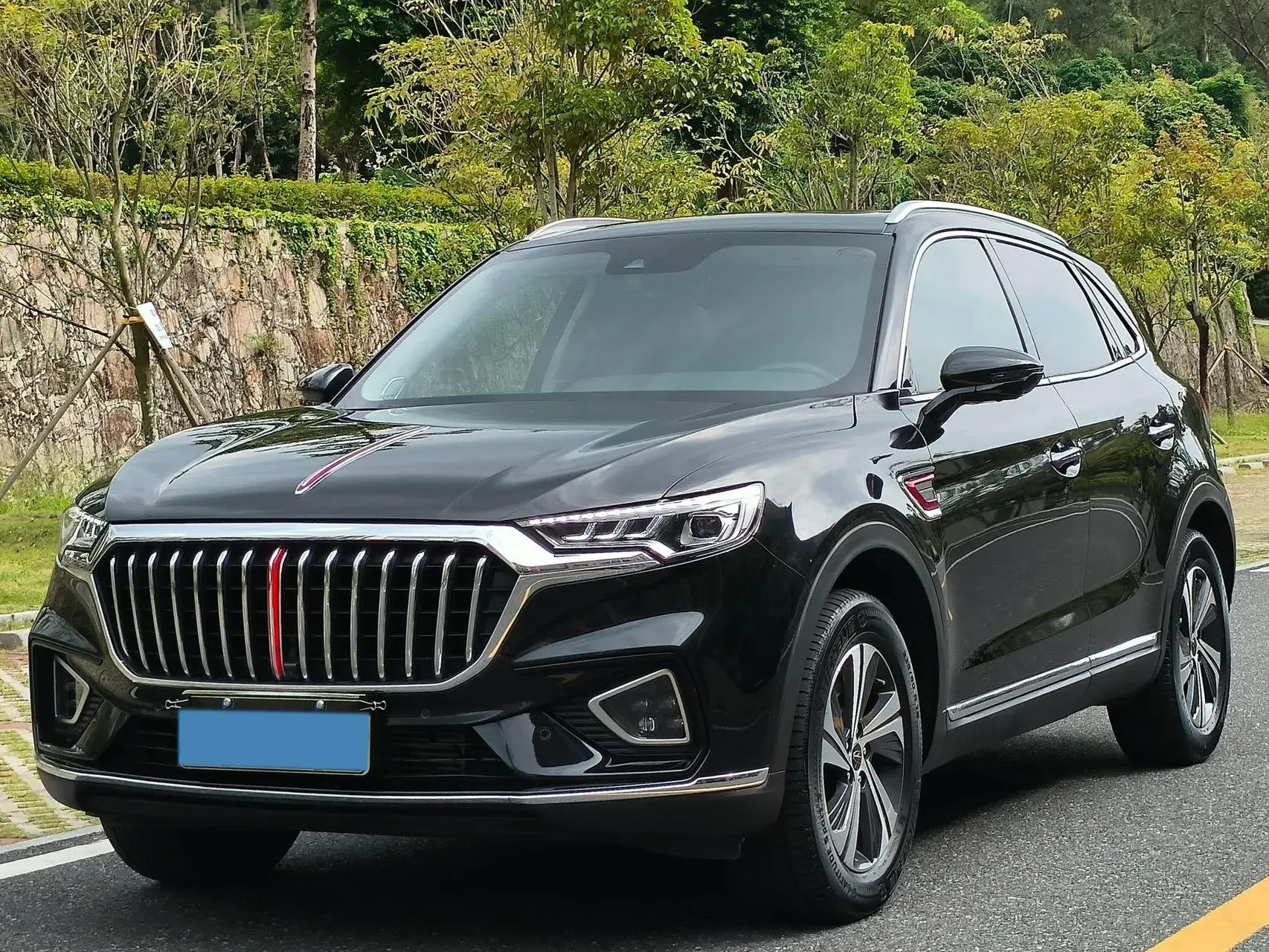 2019 HONGQI HS5 view 1