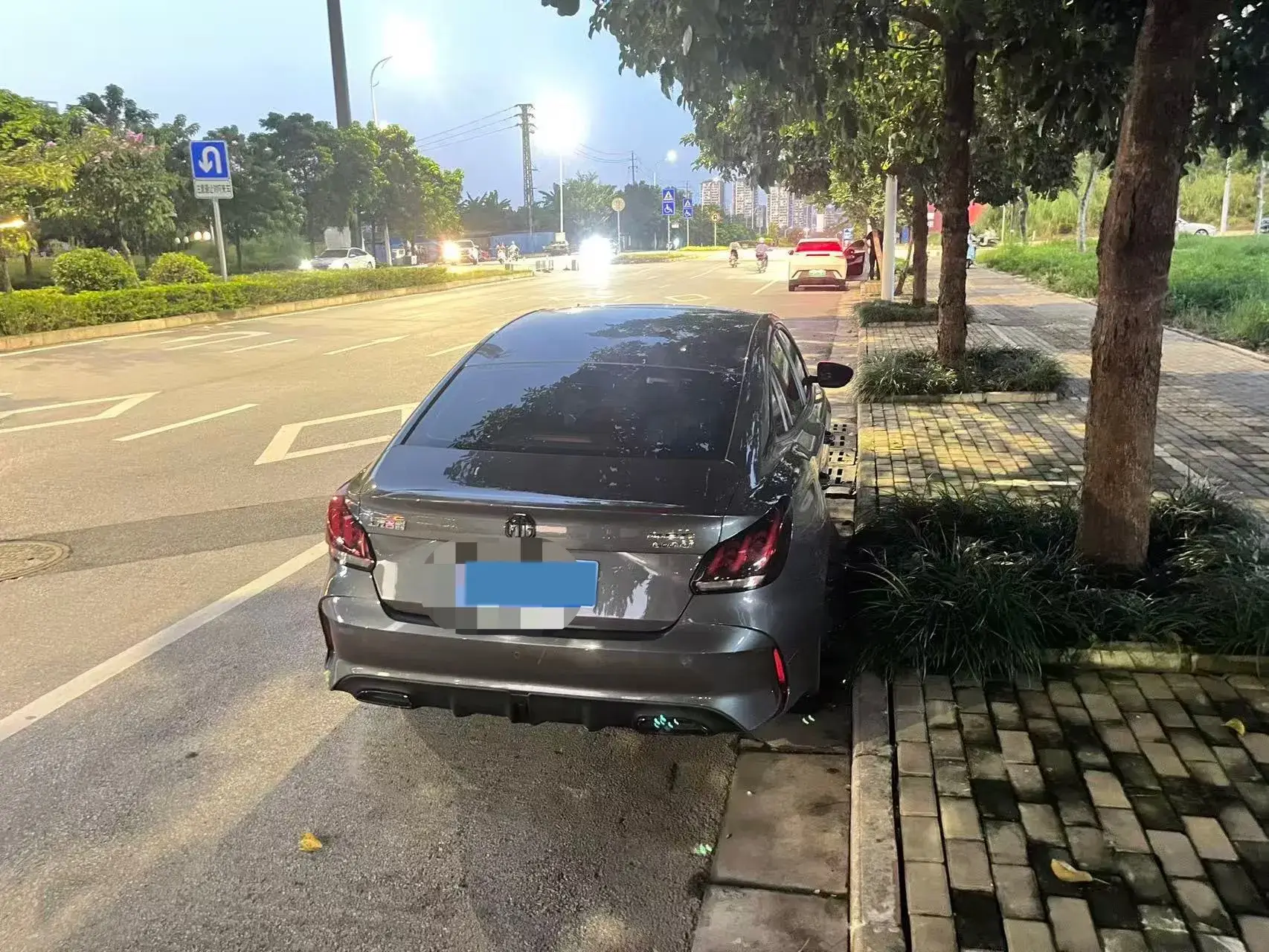 2021 MG 5 thumbnail 4