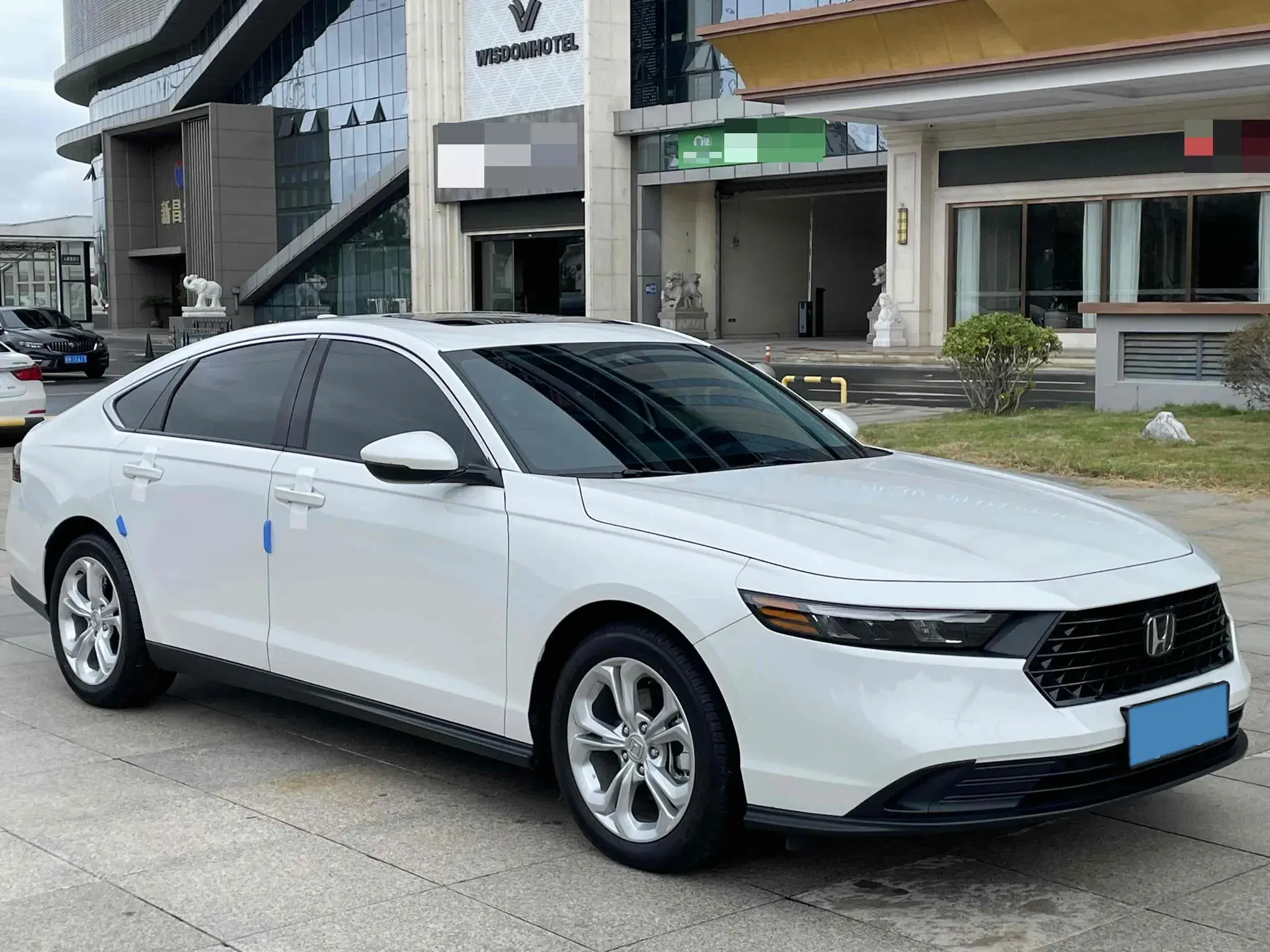 2023 HONDA ACCORD thumbnail 3