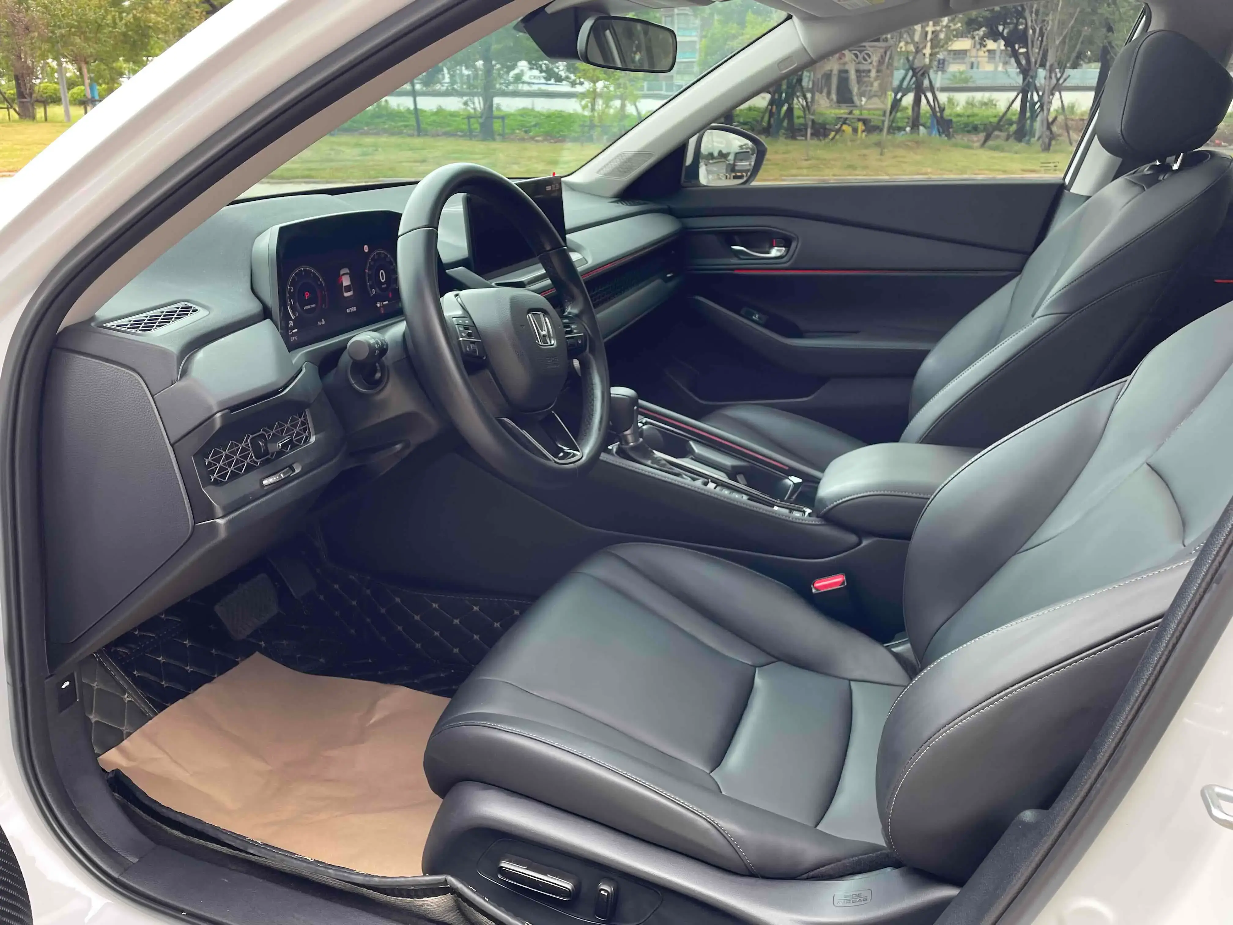 2023 HONDA ACCORD thumbnail 4