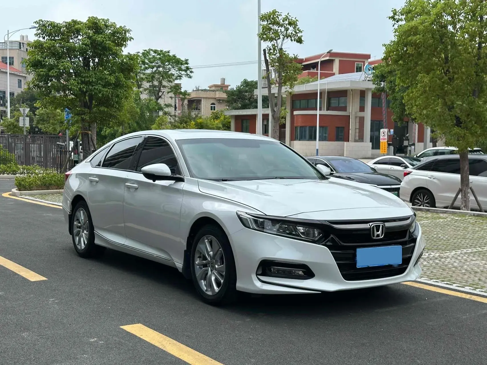 2018 HONDA ACCORD thumbnail 3