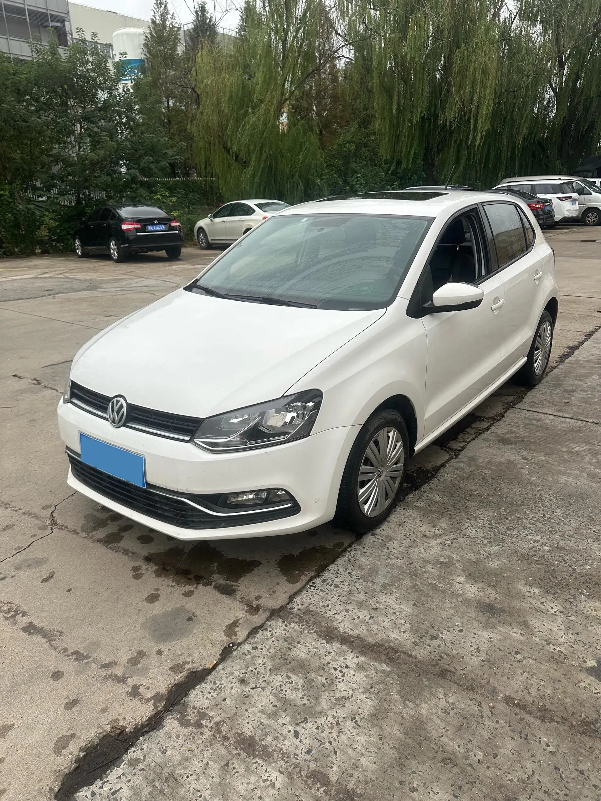 2016 VOLKSWAGEN POLO view 1