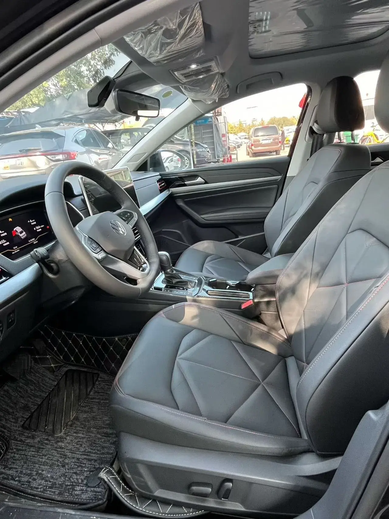 2024 VOLKSWAGEN LAVIDA thumbnail 2