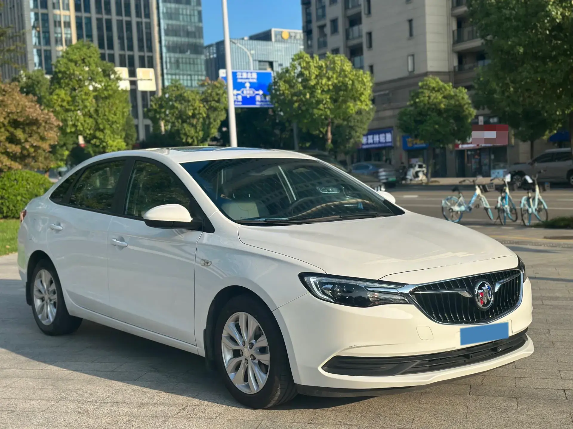 2020 BUICK REGAL thumbnail 3