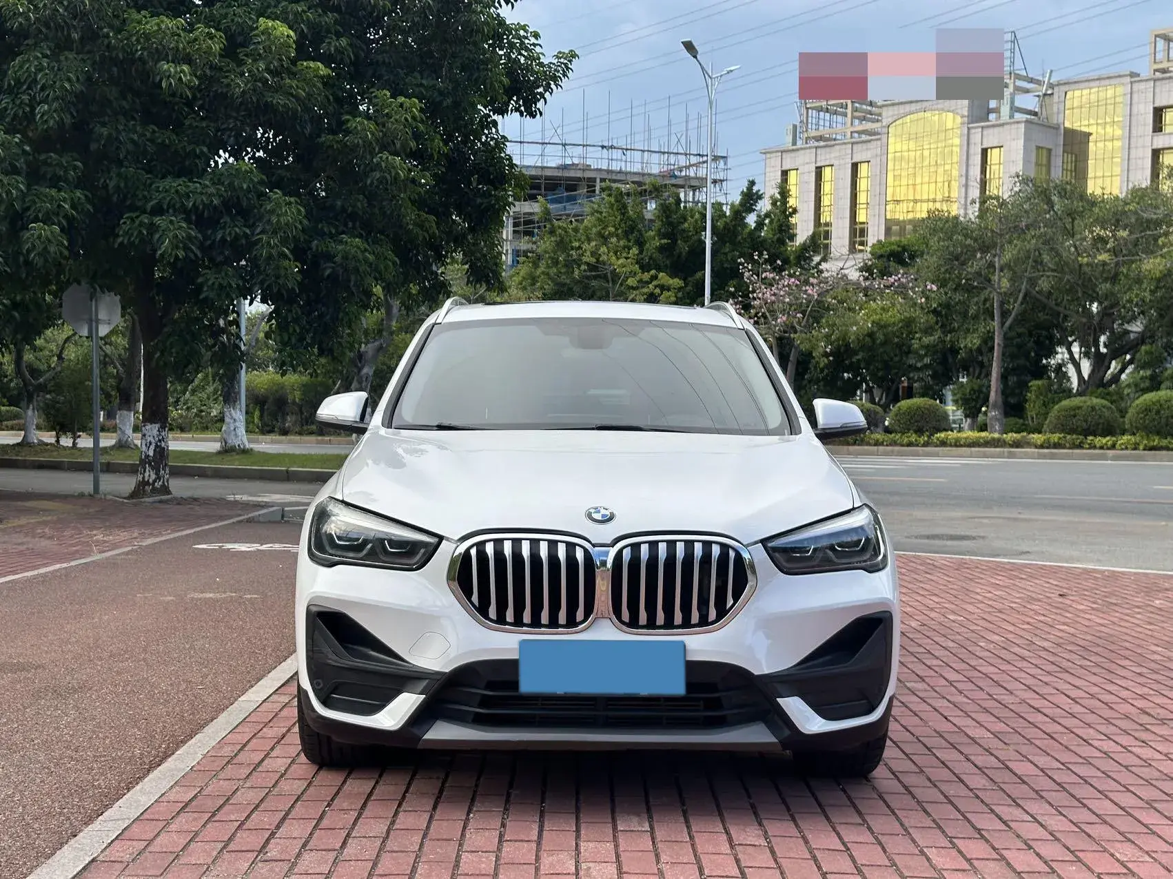 2022 BMW X1 thumbnail 2