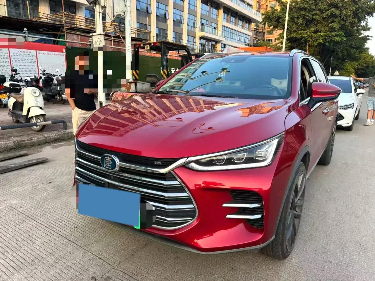 2019 BYD TANG view 1