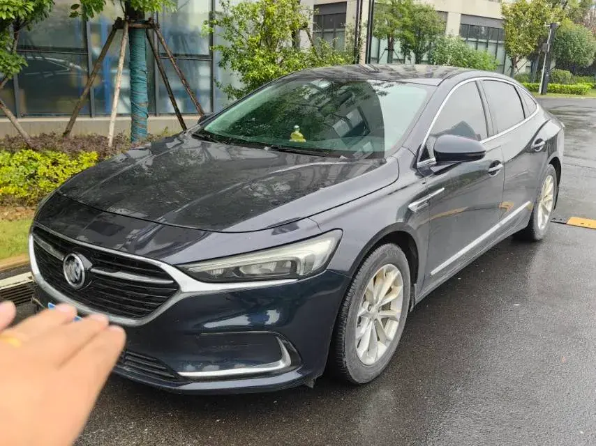 2021 BUICK LARCOSSE view 1