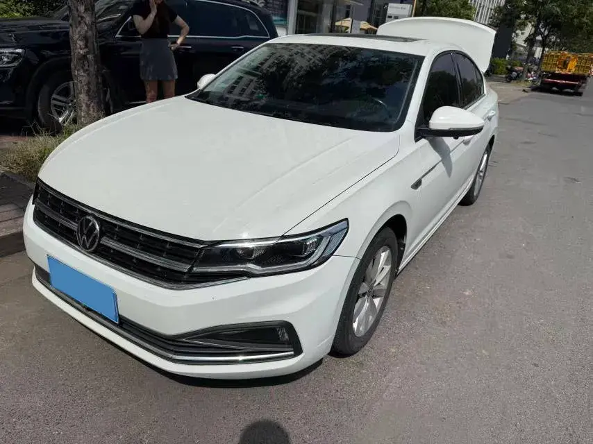 2021 VOLKSWAGEN BORA view 1