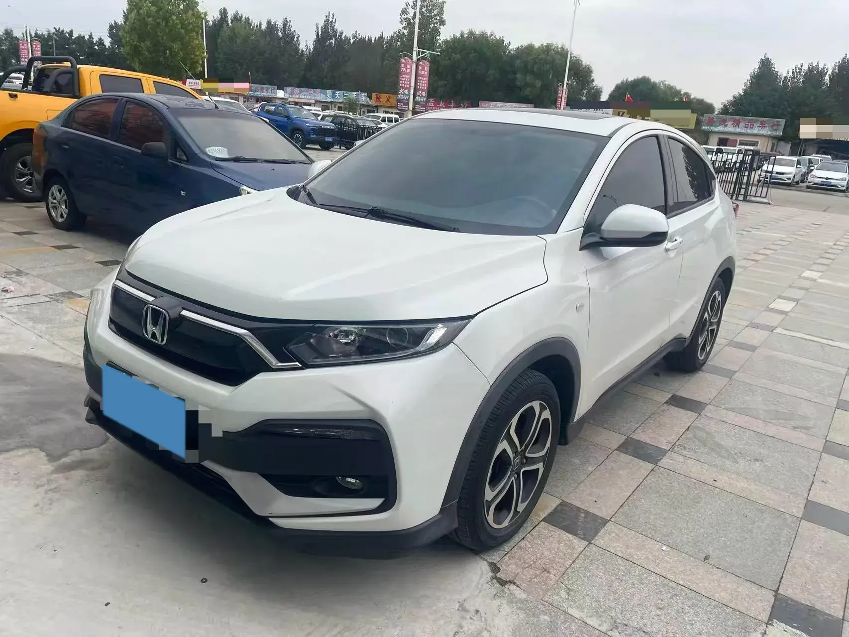 2021 HONDA XR-V view 1