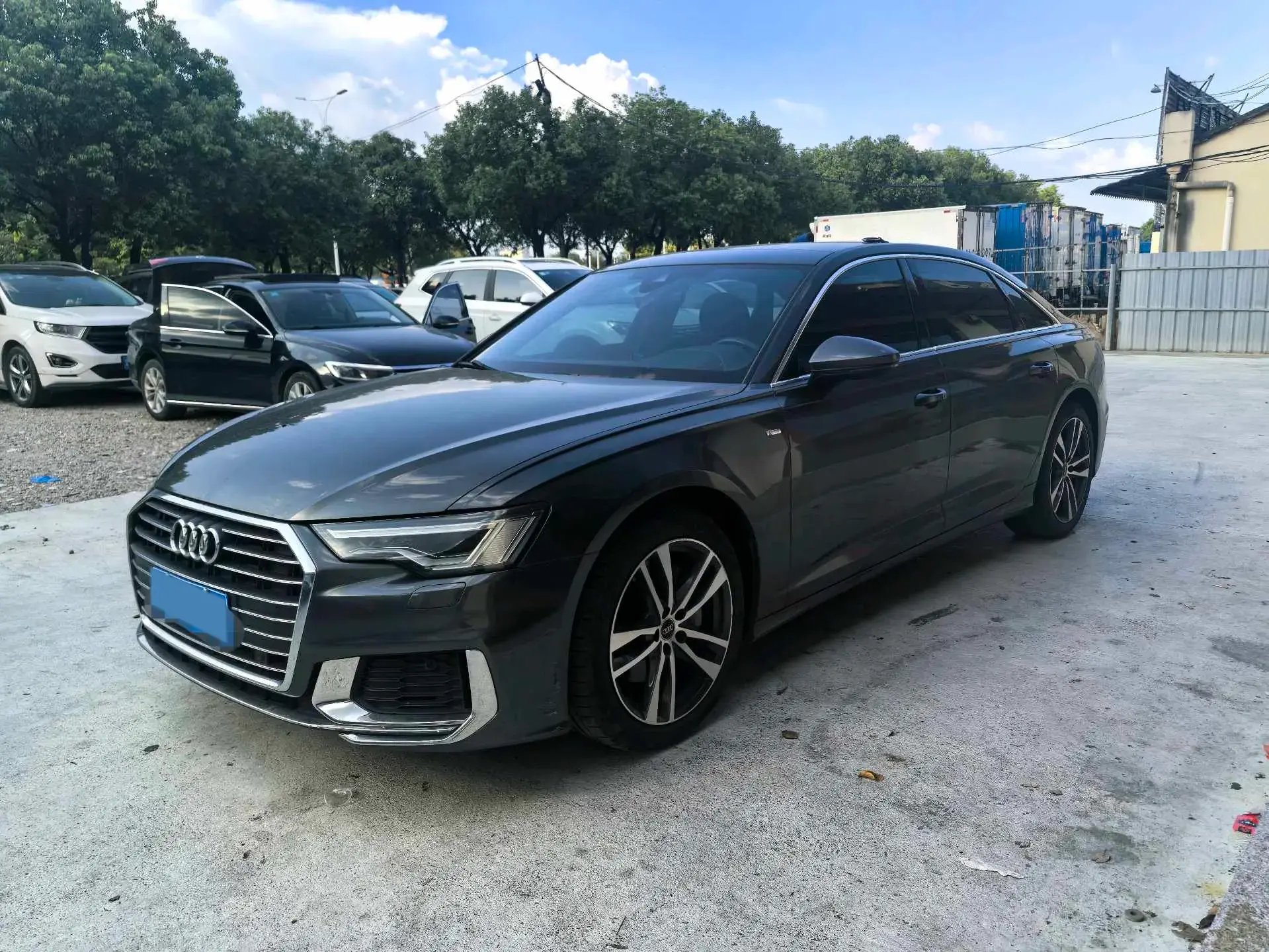 2022 AUDI A6L view 1