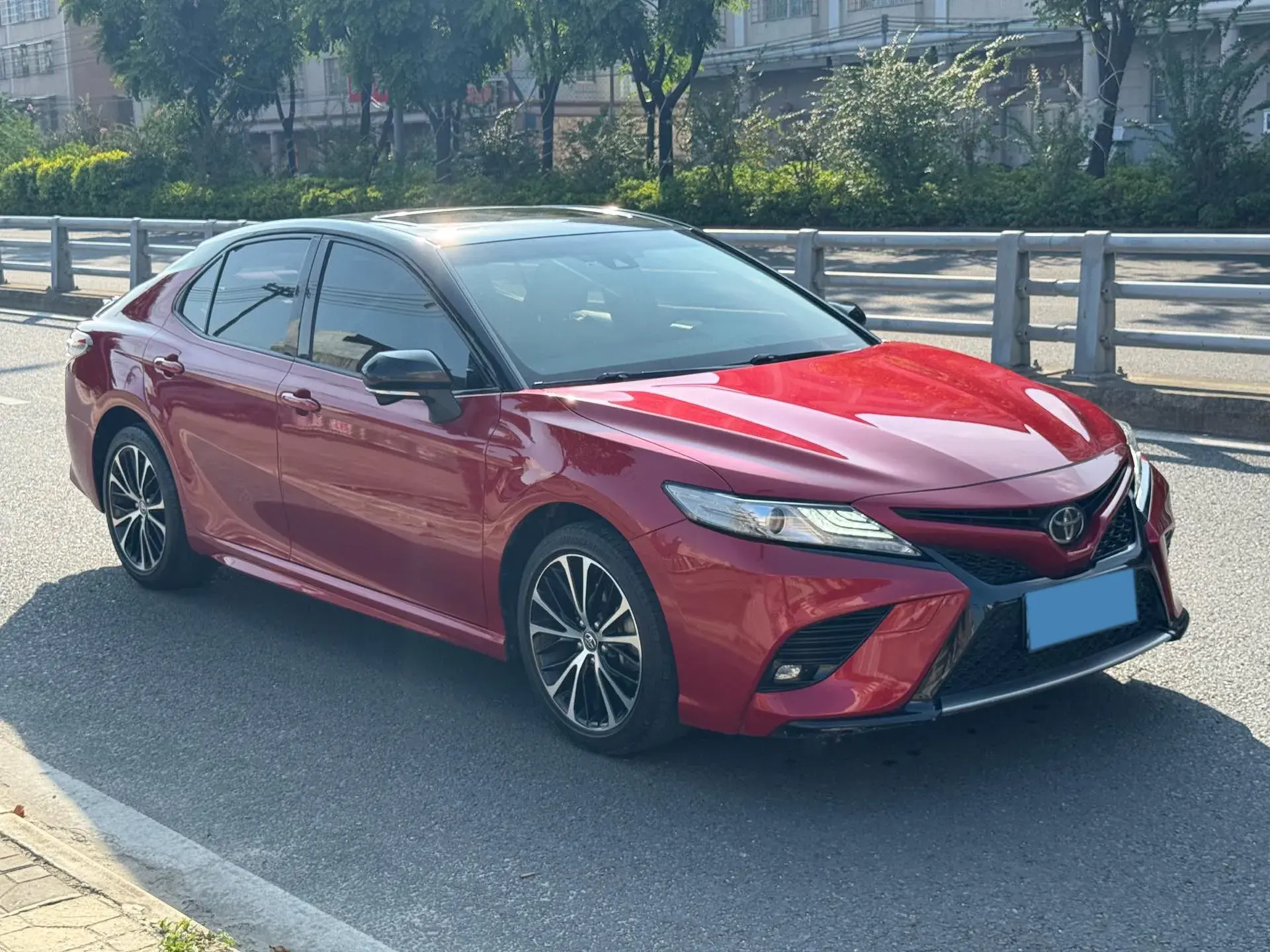 2018 TOYOTA CAMRY thumbnail 3