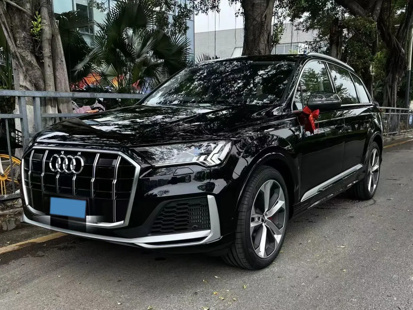 2023 AUDI Q7 view 1