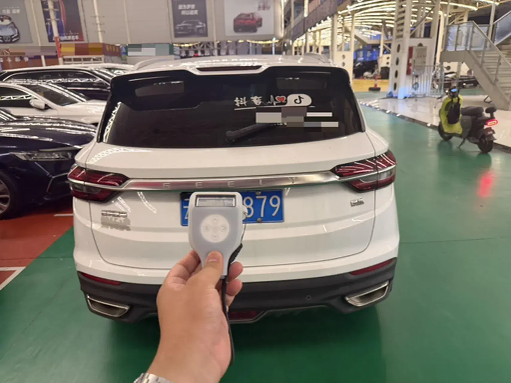 2019 GEELY COOLRAY thumbnail 3