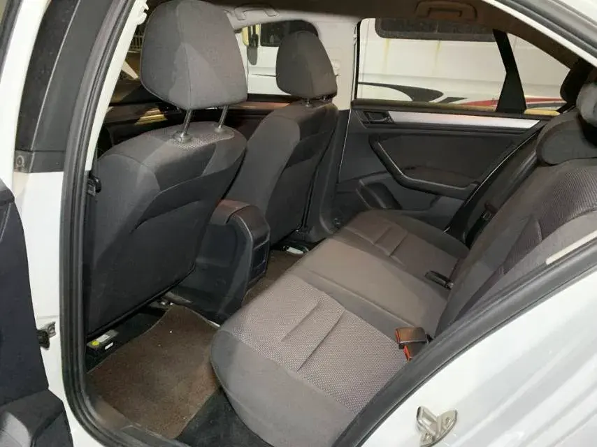 2019 VOLKSWAGEN BORA thumbnail 4