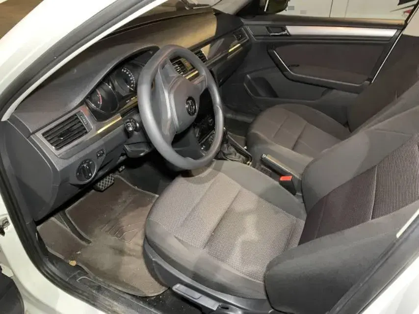 2019 VOLKSWAGEN BORA thumbnail 3