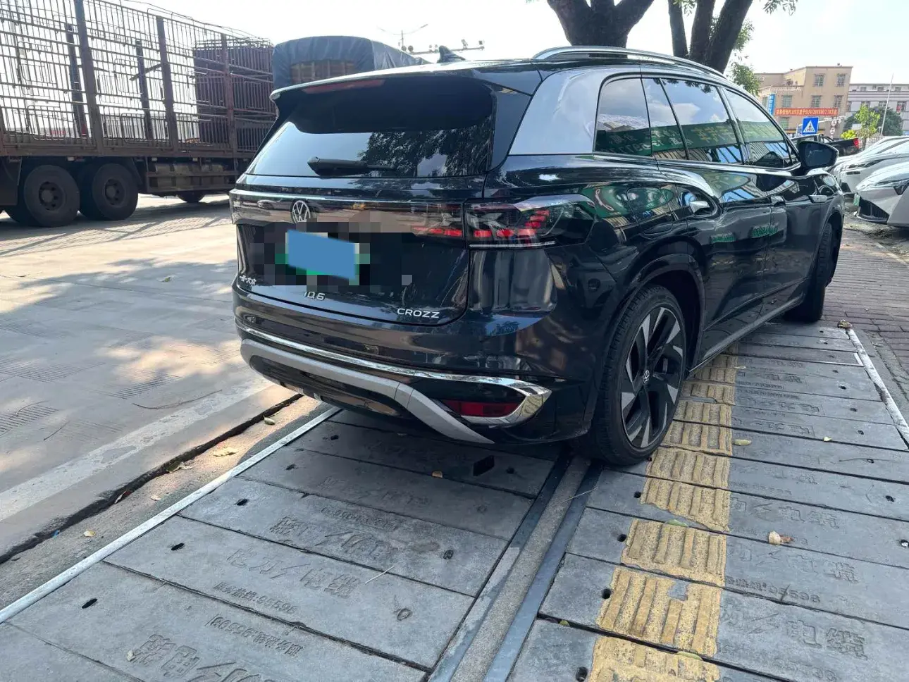 2021 VOLKSWAGEN ID.6 thumbnail 3