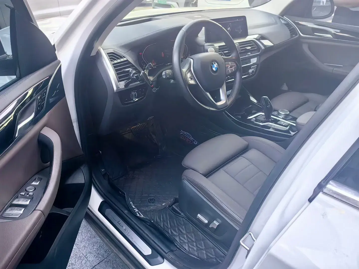 2021 BMW X3 thumbnail 3