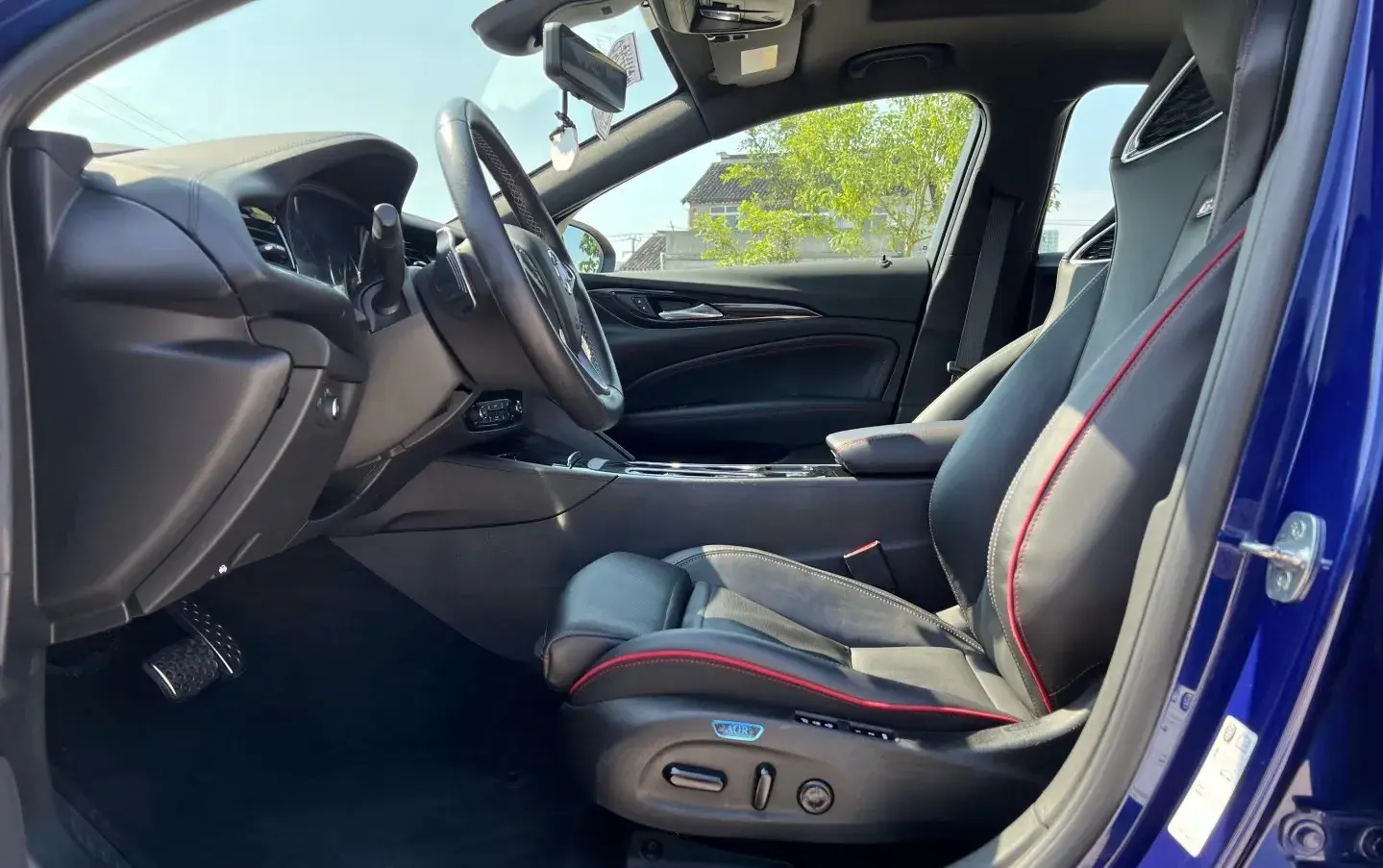 2020 BUICK REGAL thumbnail 4