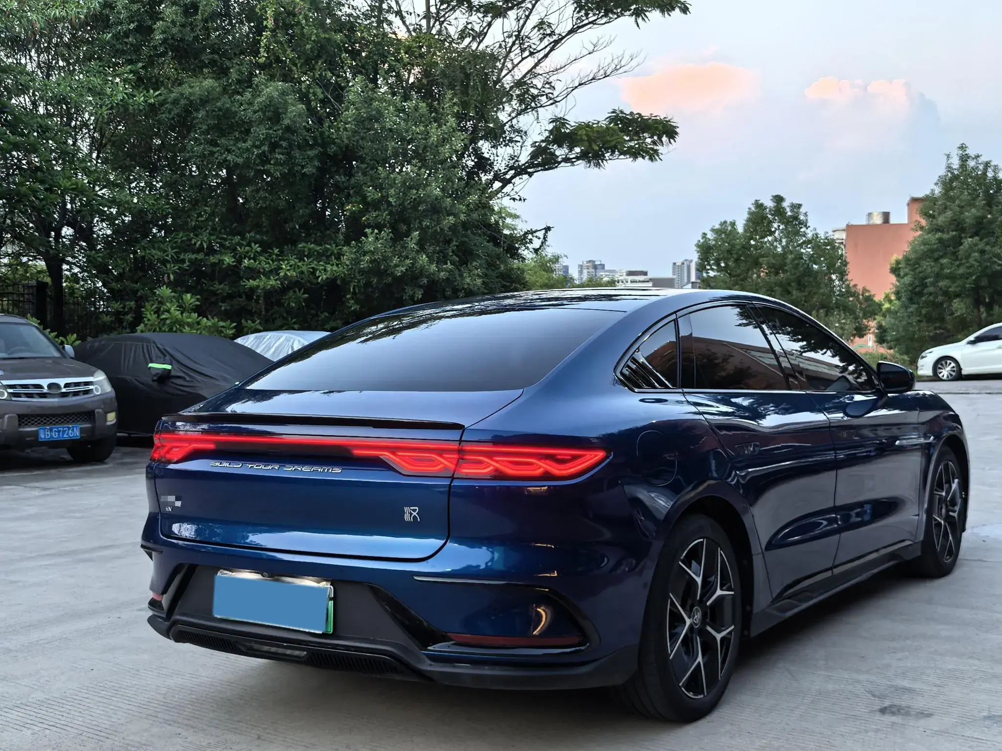 2022 BYD HAN thumbnail 3