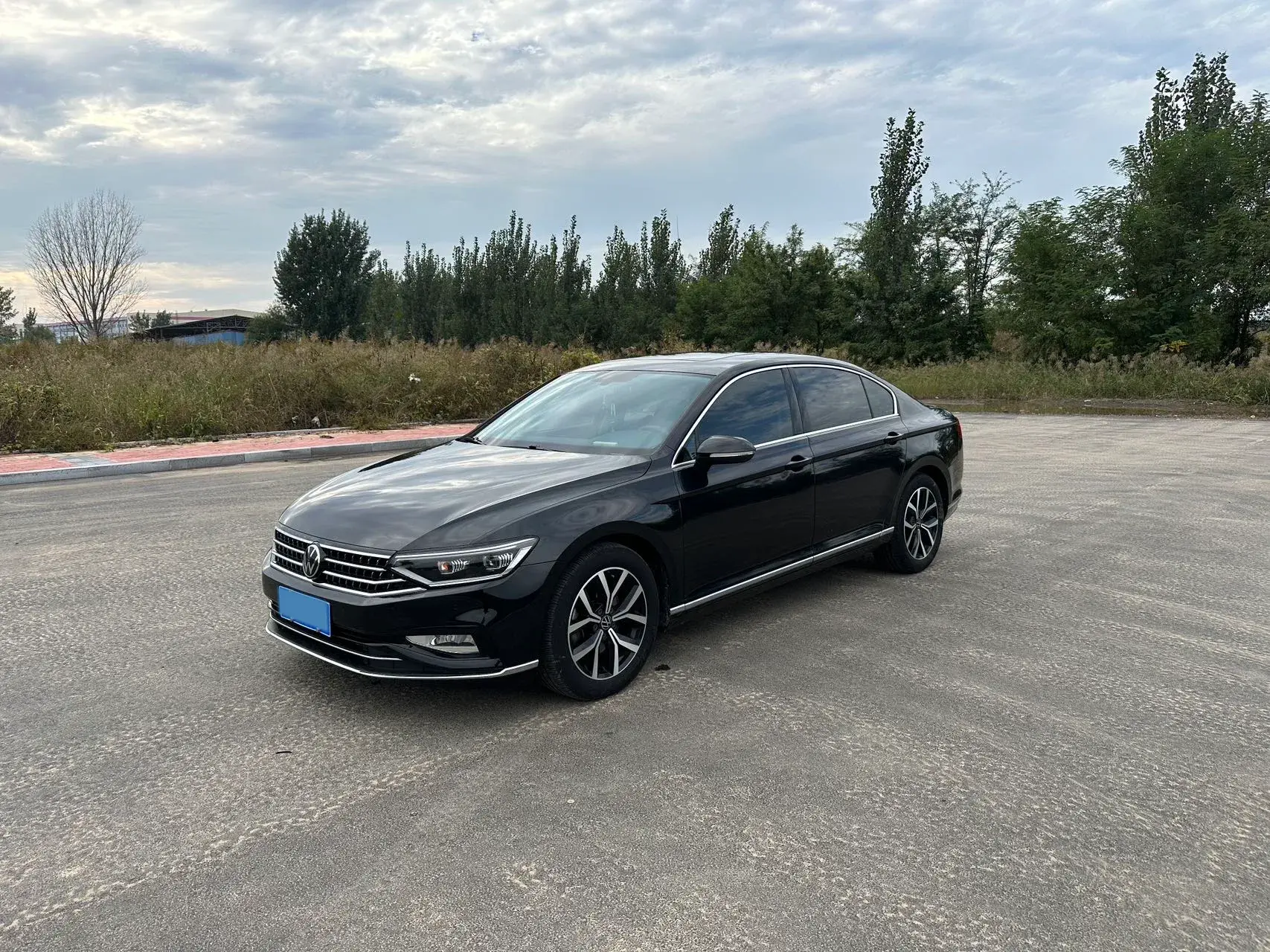 2020 VOLKSWAGEN MAGOTAN view 1