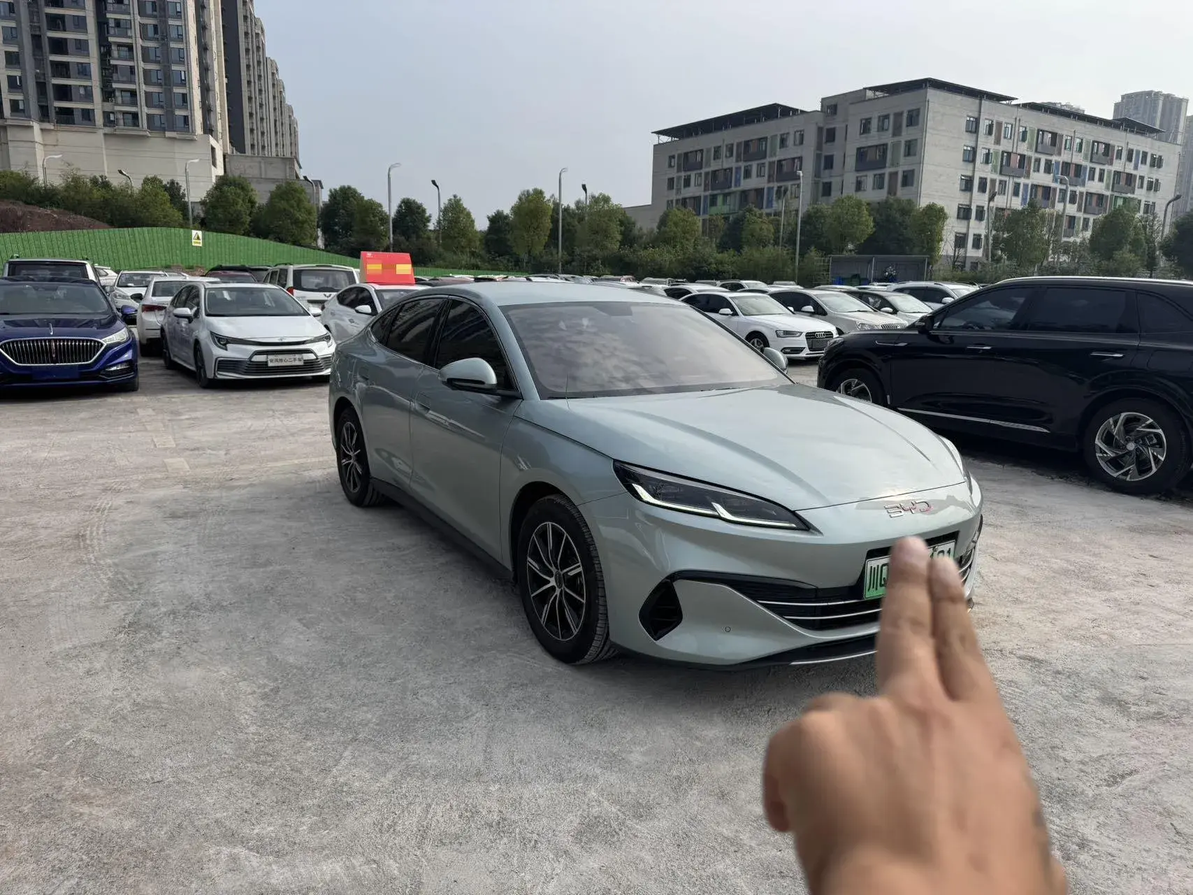 2024 BYD SEAL thumbnail 3