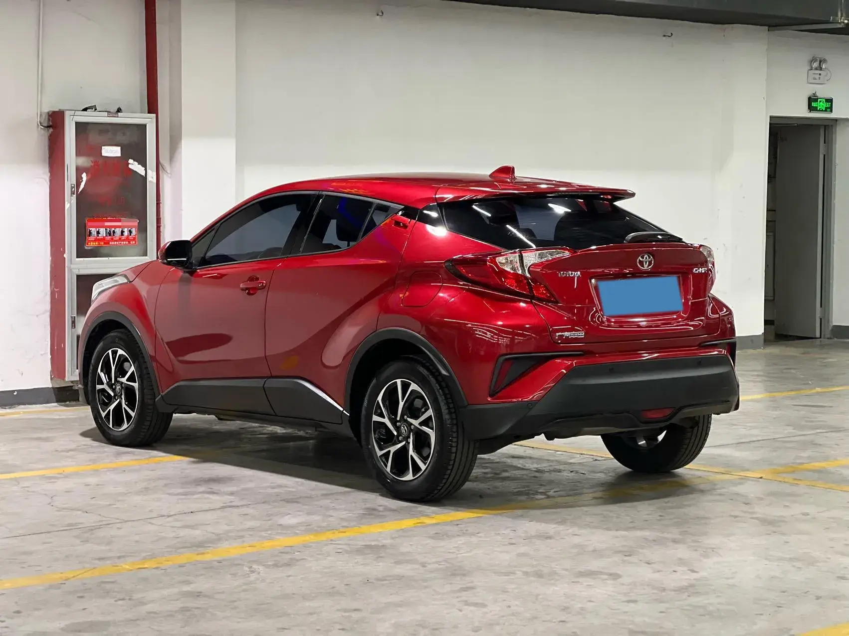 2020 TOYOTA C-HR thumbnail 4