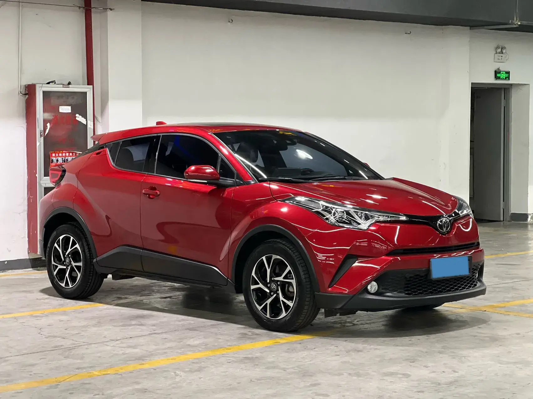 2020 TOYOTA C-HR thumbnail 3