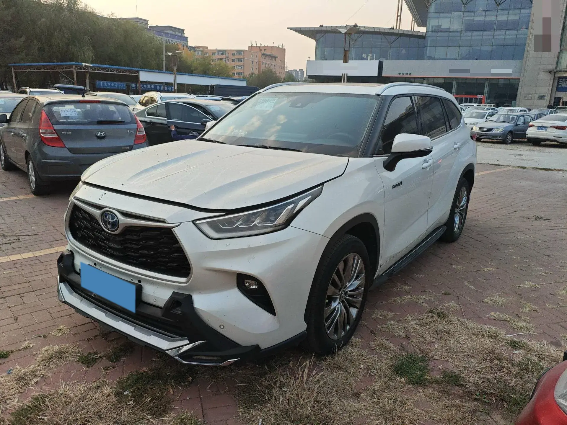 2022 TOYOTA HIGHLANDER view 1