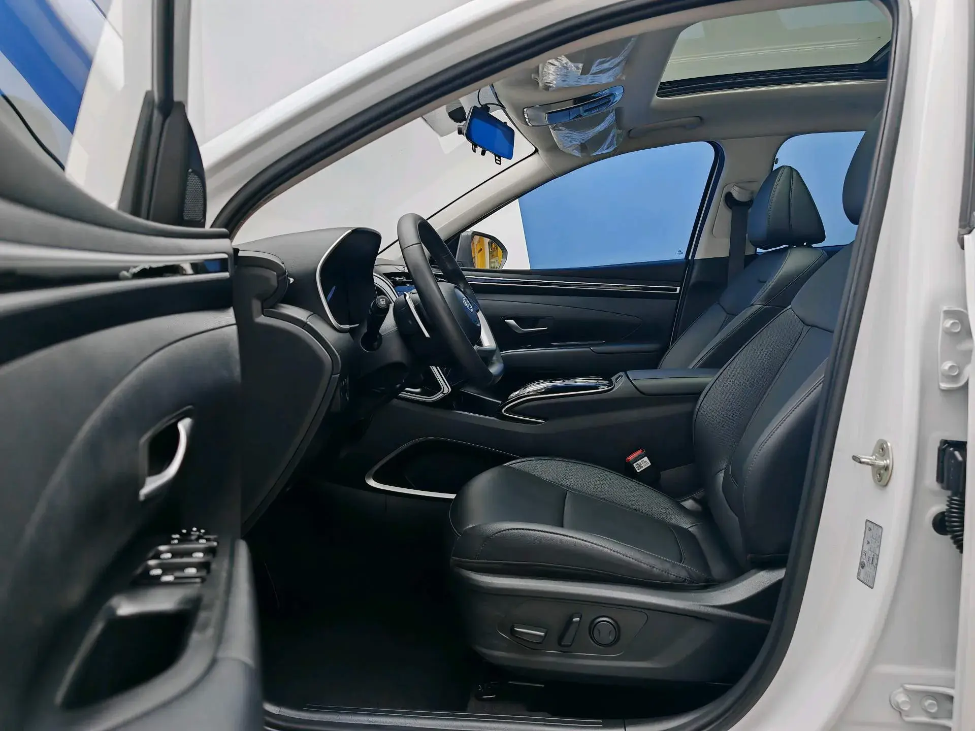 2023 HYUNDAI TUCSON thumbnail 3