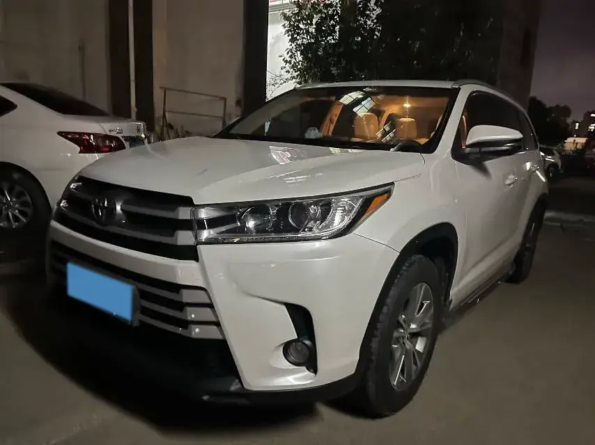2021 TOYOTA HIGHLANDER view 1