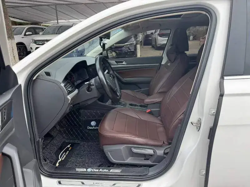 2019 VOLKSWAGEN LAVIDA thumbnail 3