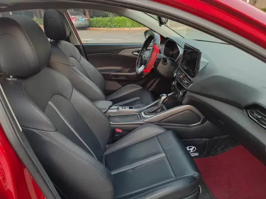 2019 HYUNDAI LA thumbnail 4