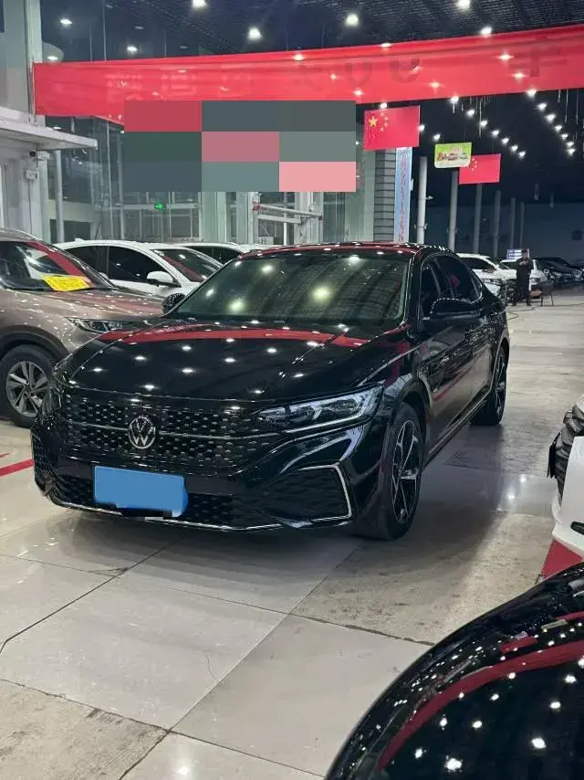 2023 VOLKSWAGEN PASSAT view 1