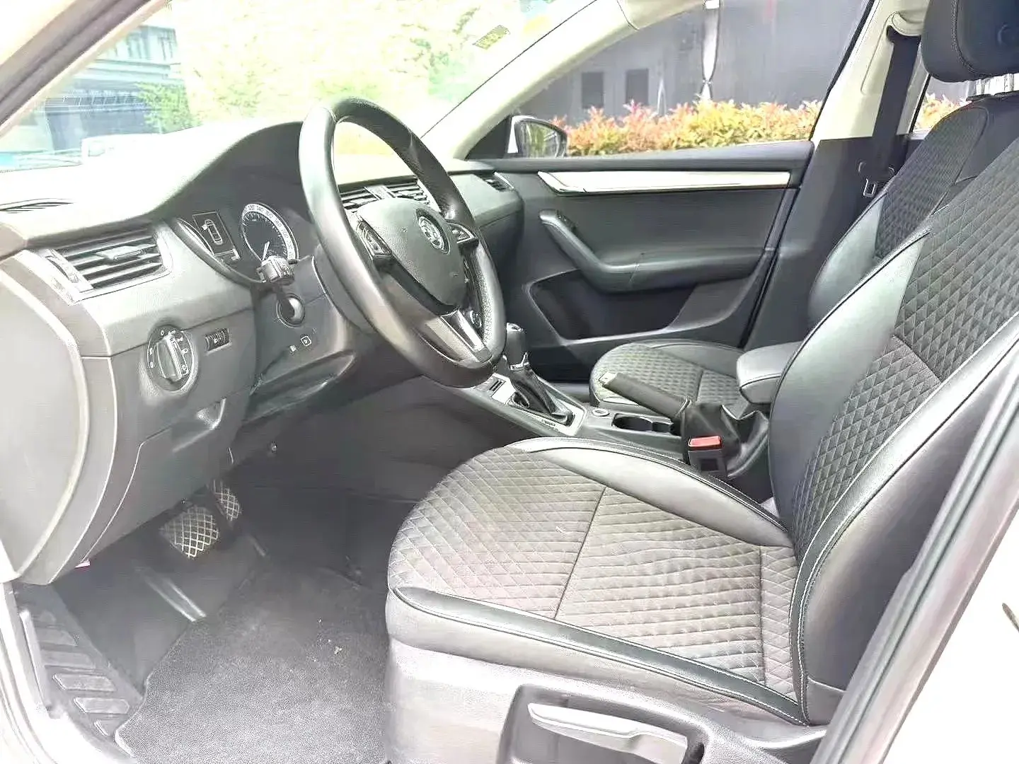 2018 SKODA OCTAVIA thumbnail 4