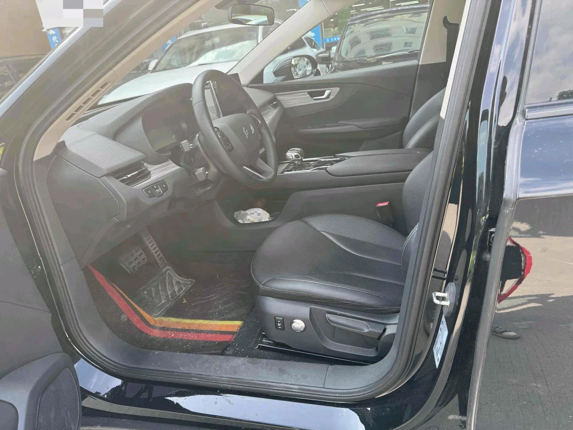 2023 HONGQI E-QM5 thumbnail 3