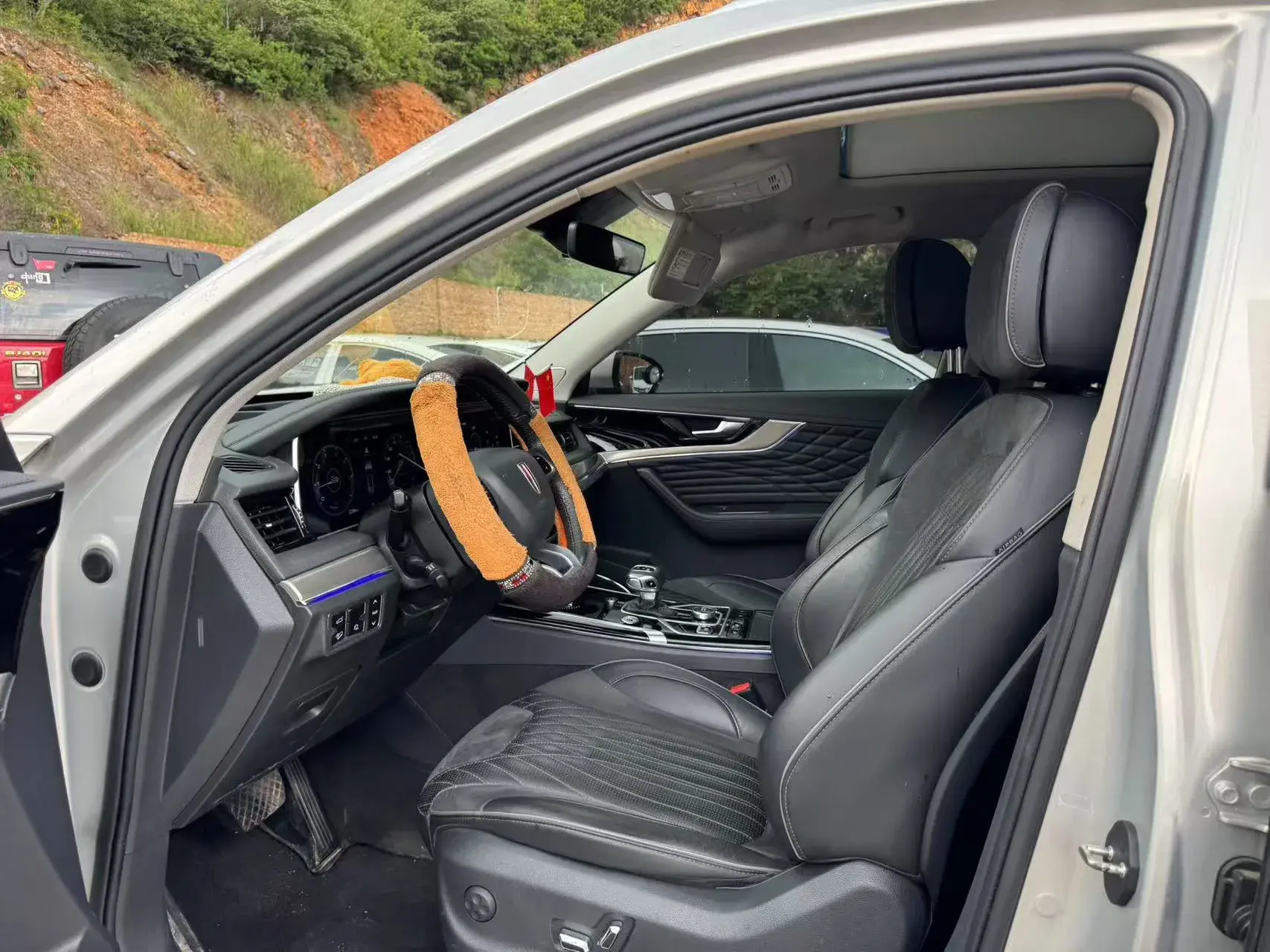 2022 HONGQI HS5 thumbnail 4