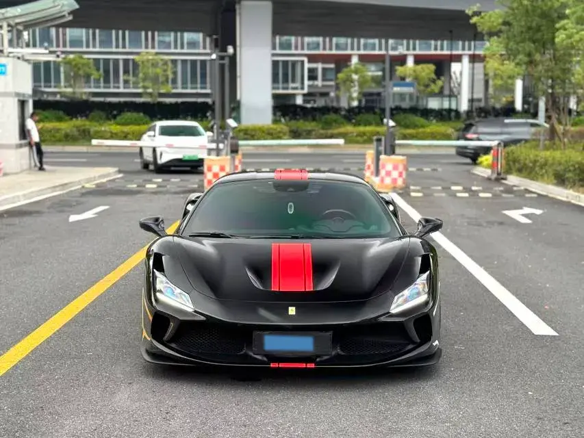 2019 FERRARI F8 thumbnail 2